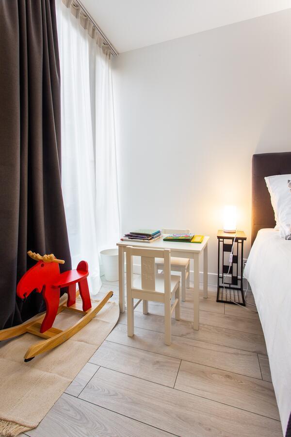 D&E - Paris-Disney - Holidays Apartment - Appartement De Vacances - 5 Chambres- 5 Sdb - 5 Bedrooms - 5 Bathrooms - Netflix Champs-Sur-Marne Dış mekan fotoğraf