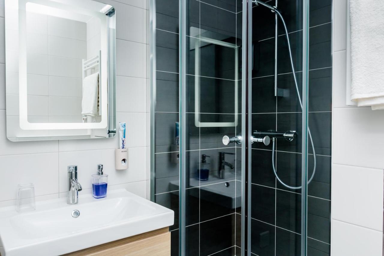D&E - Paris-Disney - Holidays Apartment - Appartement De Vacances - 5 Chambres- 5 Sdb - 5 Bedrooms - 5 Bathrooms - Netflix Champs-Sur-Marne Dış mekan fotoğraf