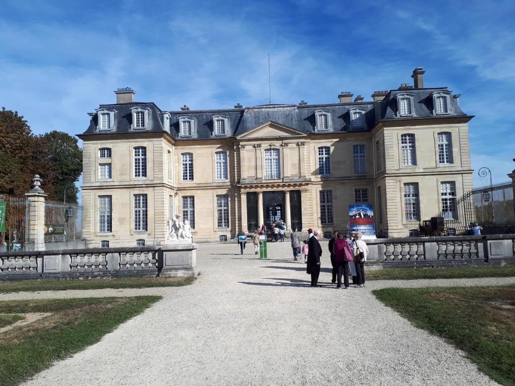 D&E - Paris-Disney - Holidays Apartment - Appartement De Vacances - 5 Chambres- 5 Sdb - 5 Bedrooms - 5 Bathrooms - Netflix Champs-Sur-Marne Dış mekan fotoğraf